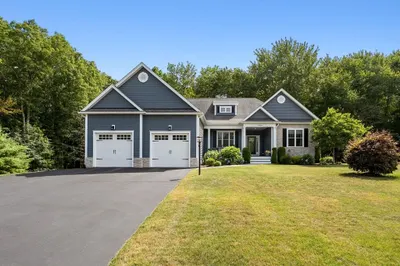 76 Avalon Dr