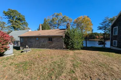 52 Lakeshore Dr 1