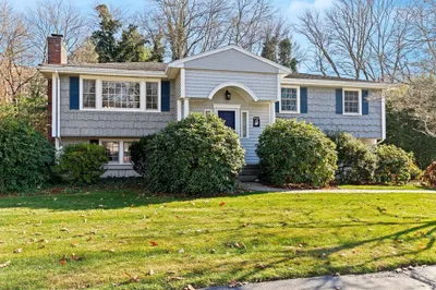 5 Blackberry Ln