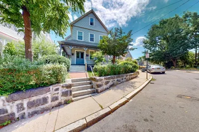 32 Thornton St #2 1