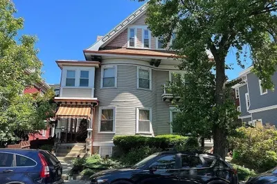 9 Willis St #1