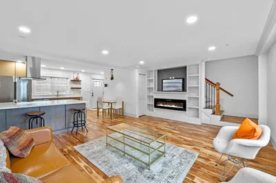 10 Osborne St #3 1