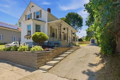 225 Mount Pleasant St 1