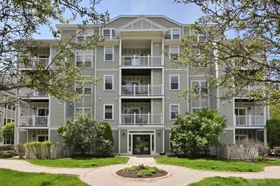 990 Vfw Pkwy #302 1