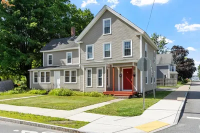 49 E Main St