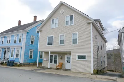 220 Front St 1