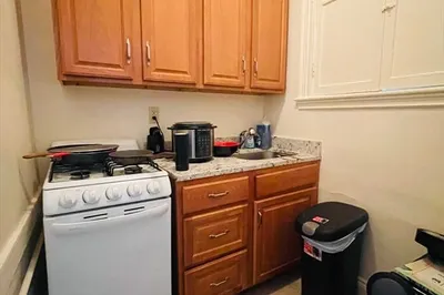14 Palace Rd #4