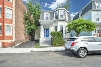 6 Weld Ave #2