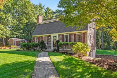 8 Copper Beech Drive 1