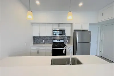 302 Broadway #404