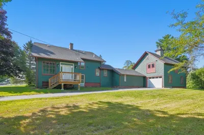 666 Baldwinville Rd 1