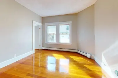 40 Mozart St #3 1