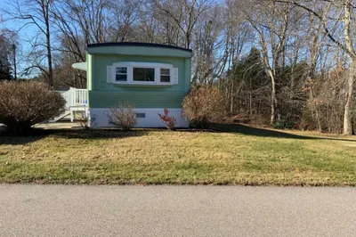 51 Eastbridge Rd 1