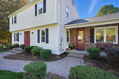 3 Sawmill Dr
