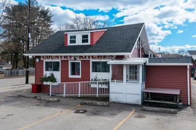 469 Taunton Ave 1