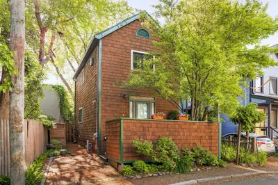 32 Bellis Circle 1