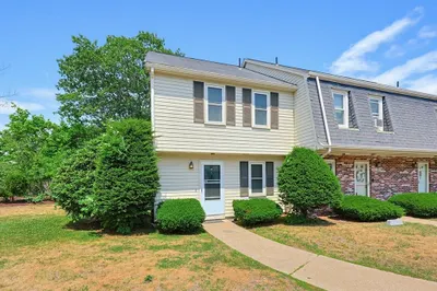 335 East Washington St #5 1