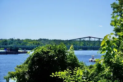 2 River Rd
