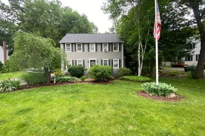 28 Randall Wood Dr 1