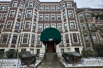 386 Riverway #3