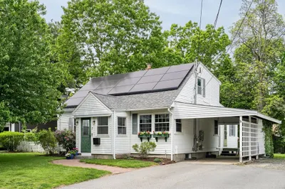 7 Oakridge Ave