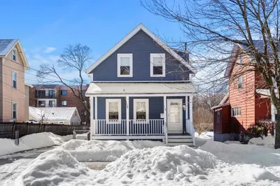 118 Avon St