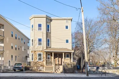 361 Washington St 1