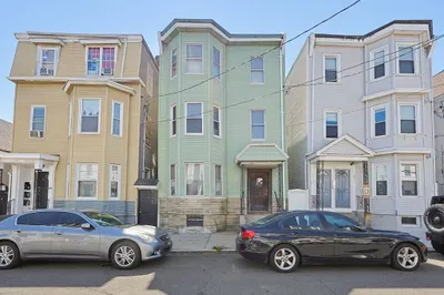 233 Saratoga Street 1
