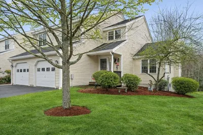 25 Green Briar Rd #25