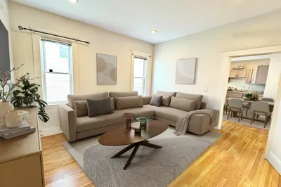 19 Thornton St #2L