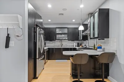 152 Old Colony Ave #9 1