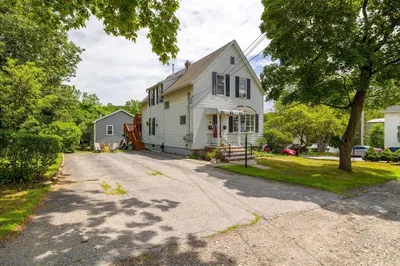 7 Holt Ave 1