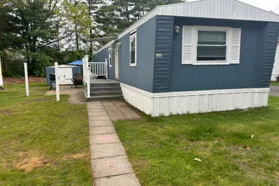 735 Memorial Dr #115 1