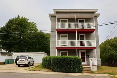 37 Delisle St