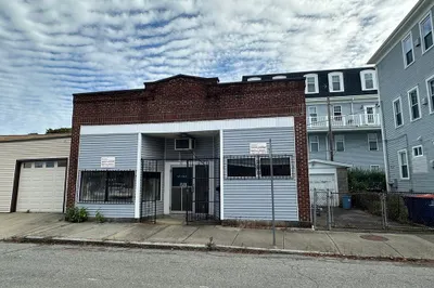10 Newton St 1