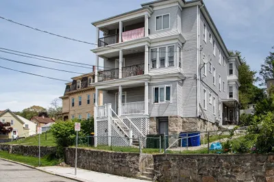 293 Crescent St 1