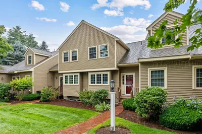 11 Rosewood Ln #11 1