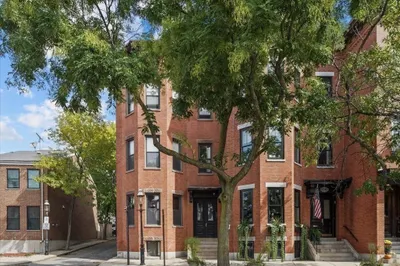 421 Main St #3