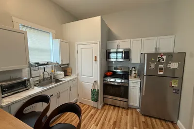 89 Newton St #1 1
