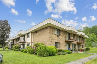 395 Merrimack St #35 1