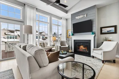 46 Phoebe St #98