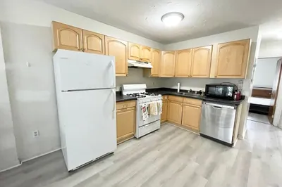 92 Hammond Street #2