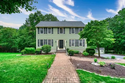 4 Eagle Rock Rd