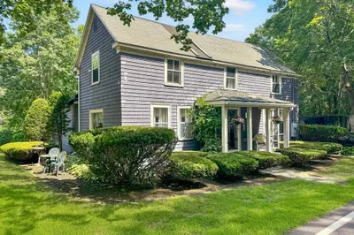 19 Haggetts Pond Rd
