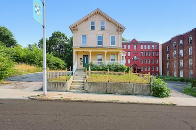 230 Pleasant St