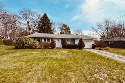 11 Lynn Rd 1