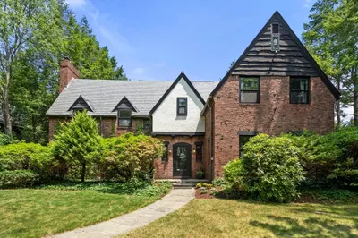 32 Taylor Crossway