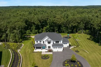5 Sagamore Pl