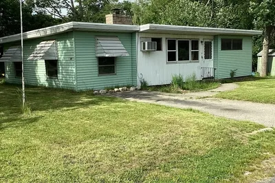 11 Montauk Rd