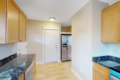 25 Main St #1